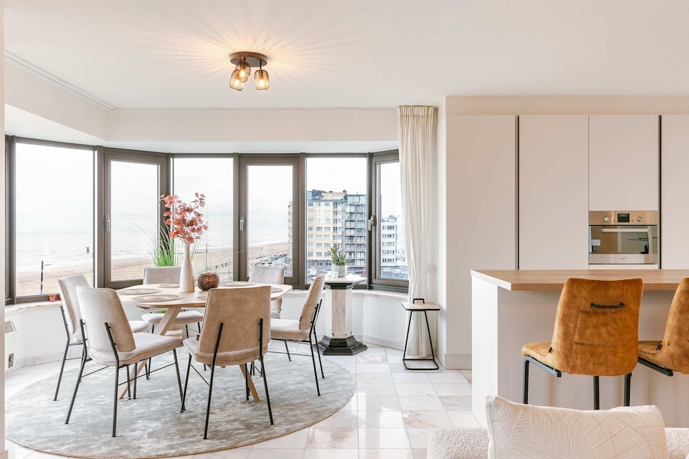 Hydro Palace - Stylish Charming Apartment With s
