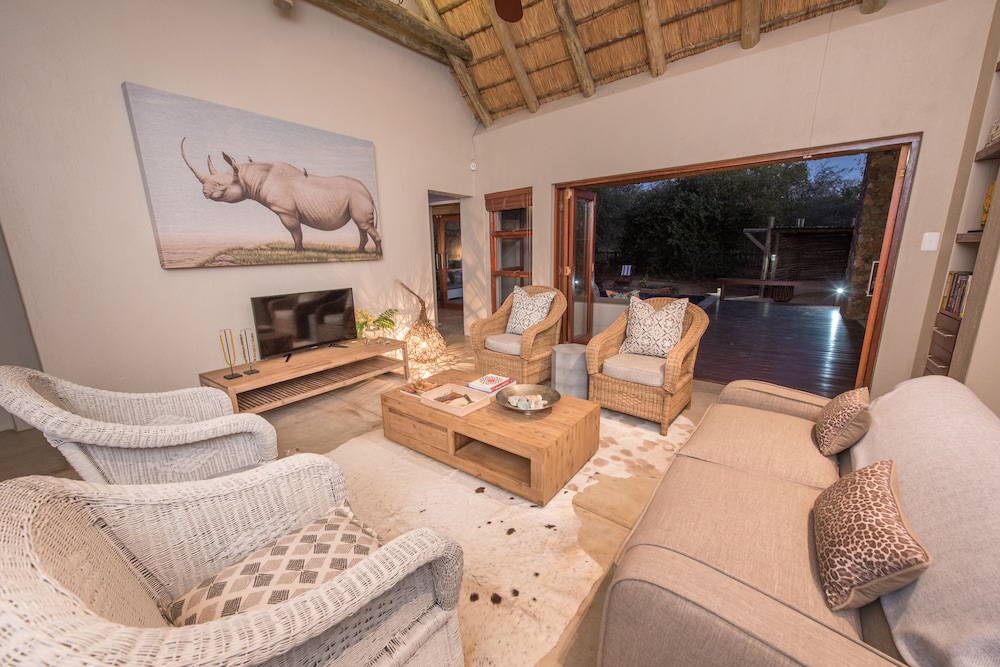 eKhaya Bush Villa