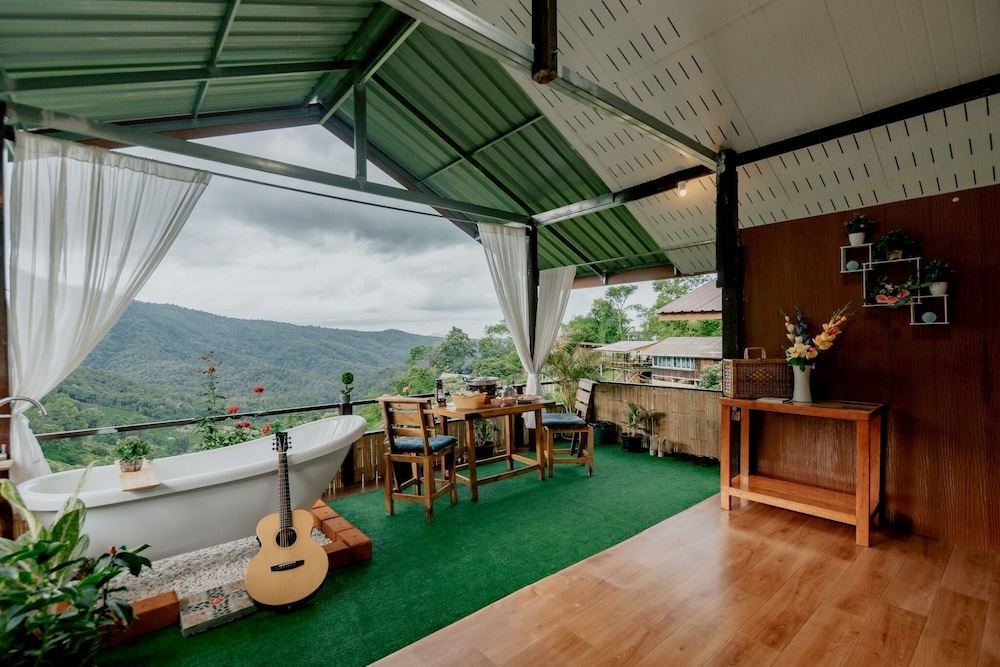Hubkhaosawan homestay