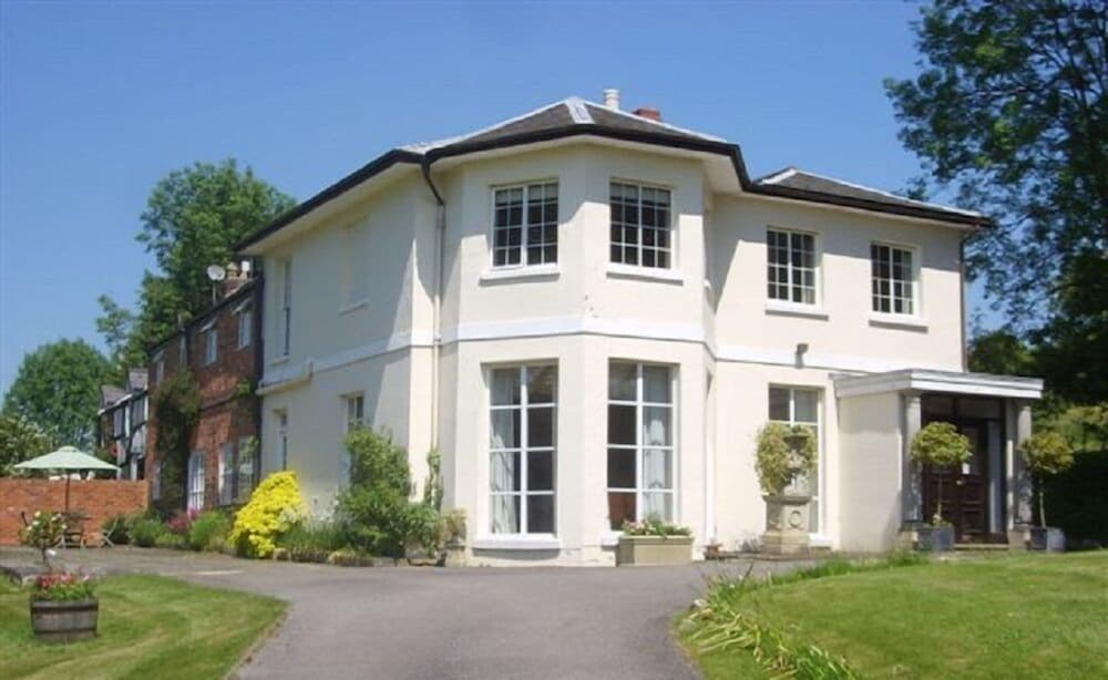 Hotel Detmore House - Image 1