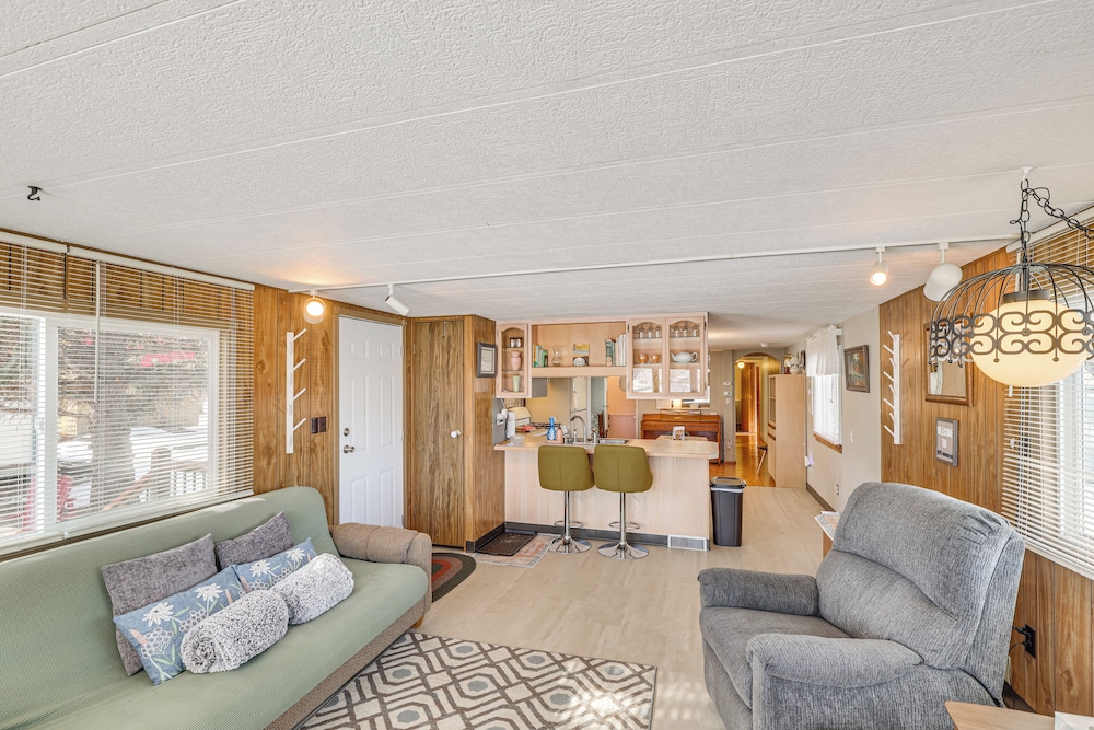 2 Mi to Sturgis Motorcycle Rally: Peaceful Home