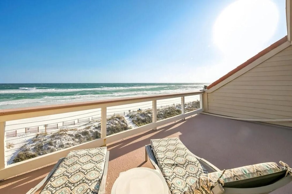 Green Reef #6- Beachfront Bliss
