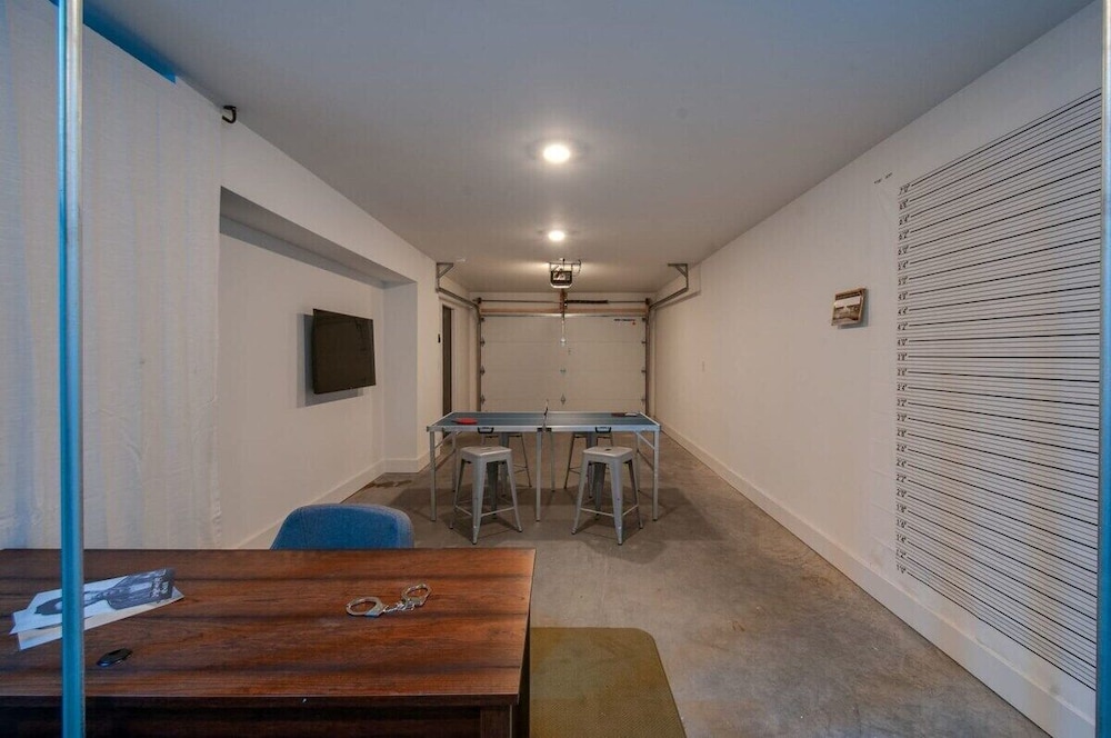 King Queen 2 Homes - 24 Beds City Views