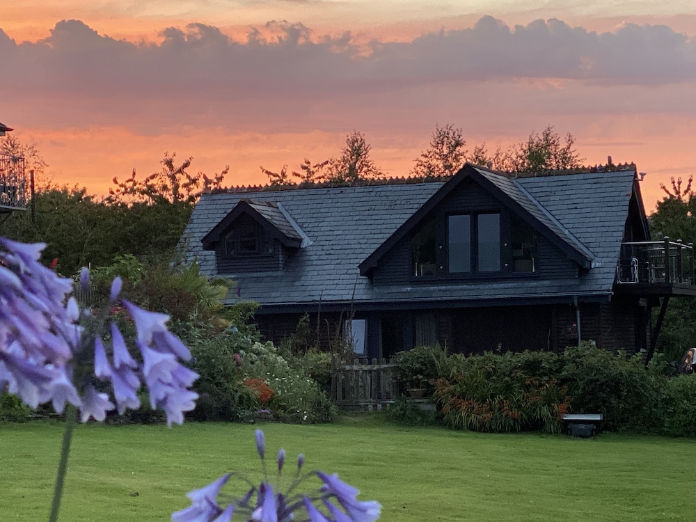 Downton Lodge Country B&B