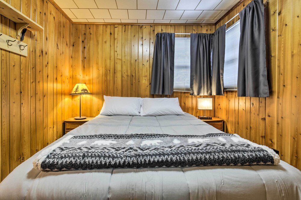 All-season Lakefront Mercer Vacation Rental view 5