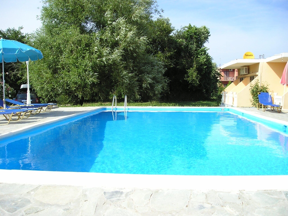 River Studios & Apartments