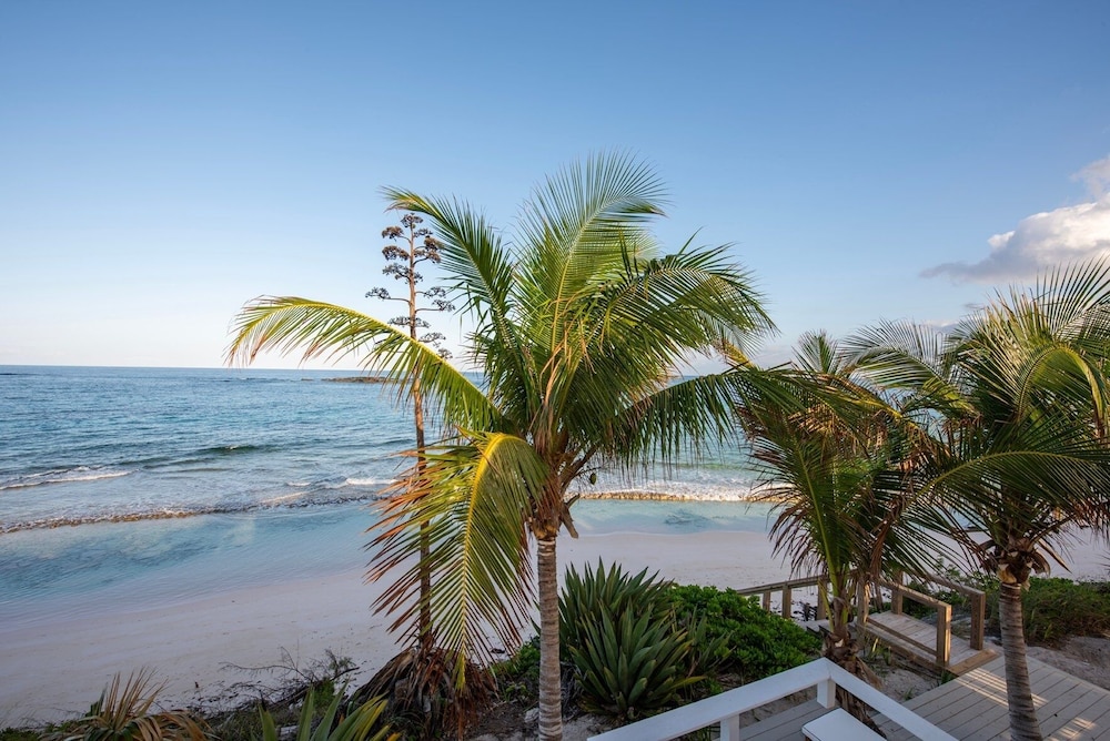 Veselka - Remodeled Home On Double Bay Beach 3 Bedroom Home