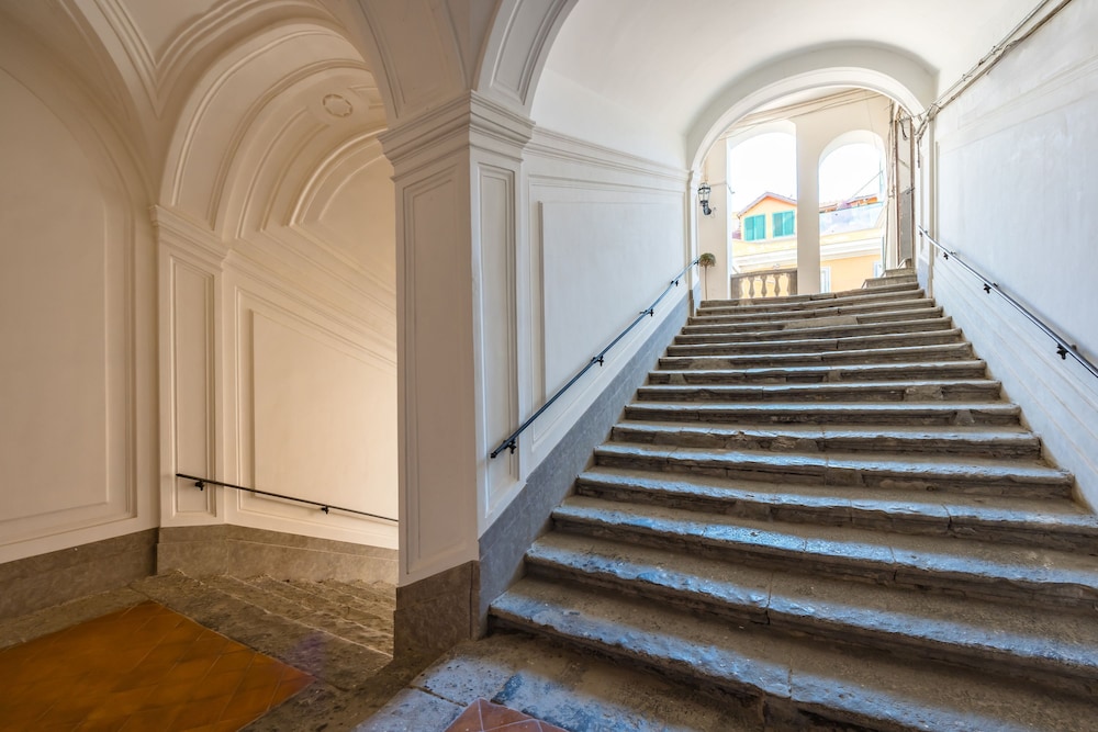 Palazzo Maddaloni Sweet Home By Napoliapartments