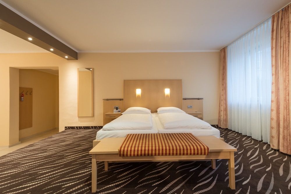 Hamburg Vacations - Heikotel Hotel Windsor - Property Image 54