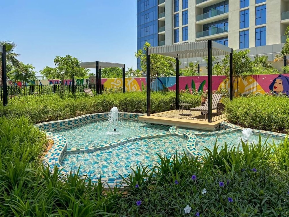 Keyrock Living - Elegant 2BR Escape