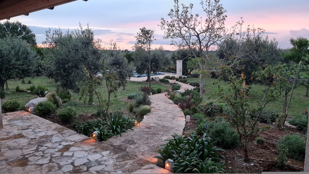 TD Il Faritrullo Trulli in the Itria Valley w Pool