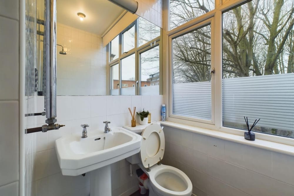 The Putney Hideout - Bright 1bdr Flat