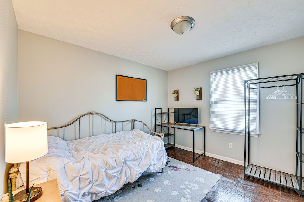 Pet-friendly Lawrenceburg Home Near Distilleries! view 2