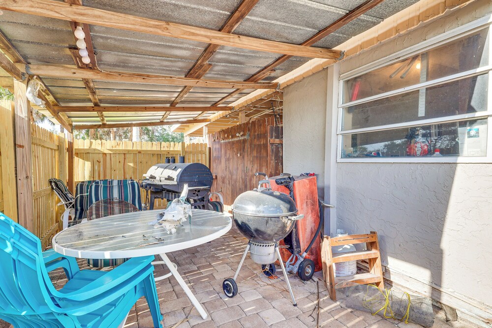6 Mi to Beach: Riverfront Home in Ruskin!
