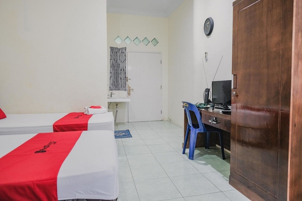 RedDoorz Syariah near Suzuya Mall Banda Aceh view 2