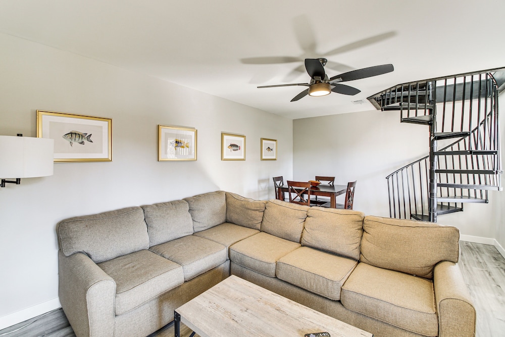 Waterfront Lake Coronado Home w/ Deck & Views