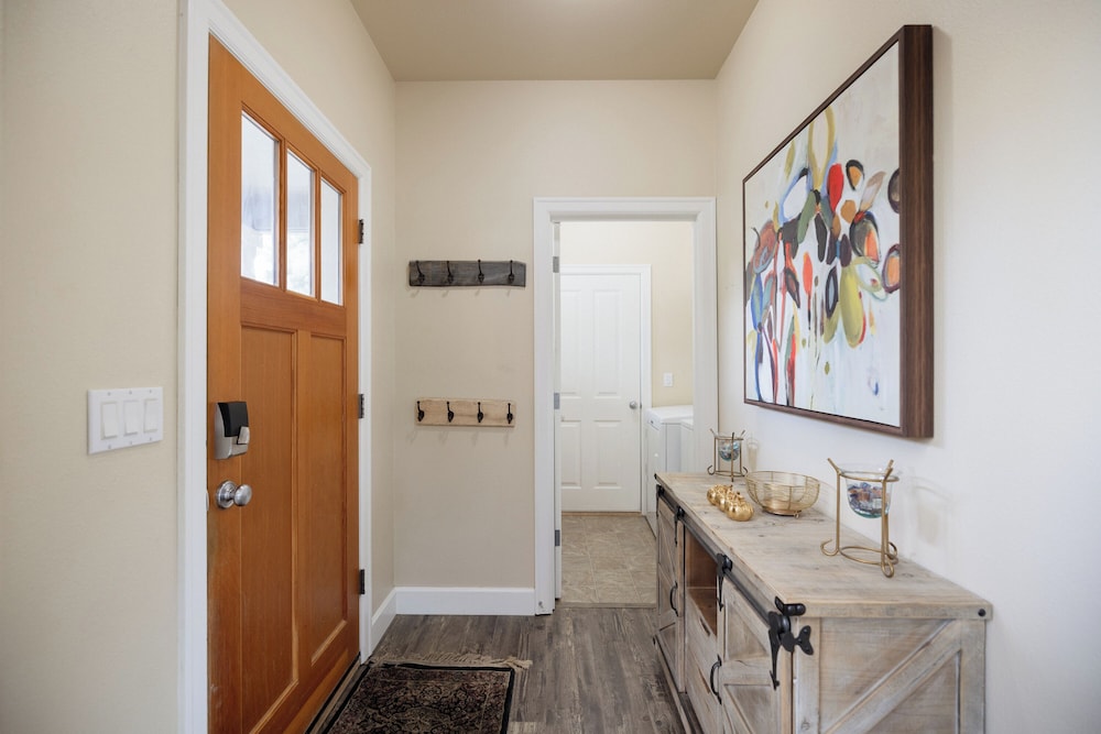 Charming Bend Sanctuary for 6!