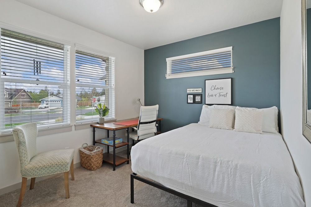 Wellville 3 Bedroom Home by RedAwning view 5