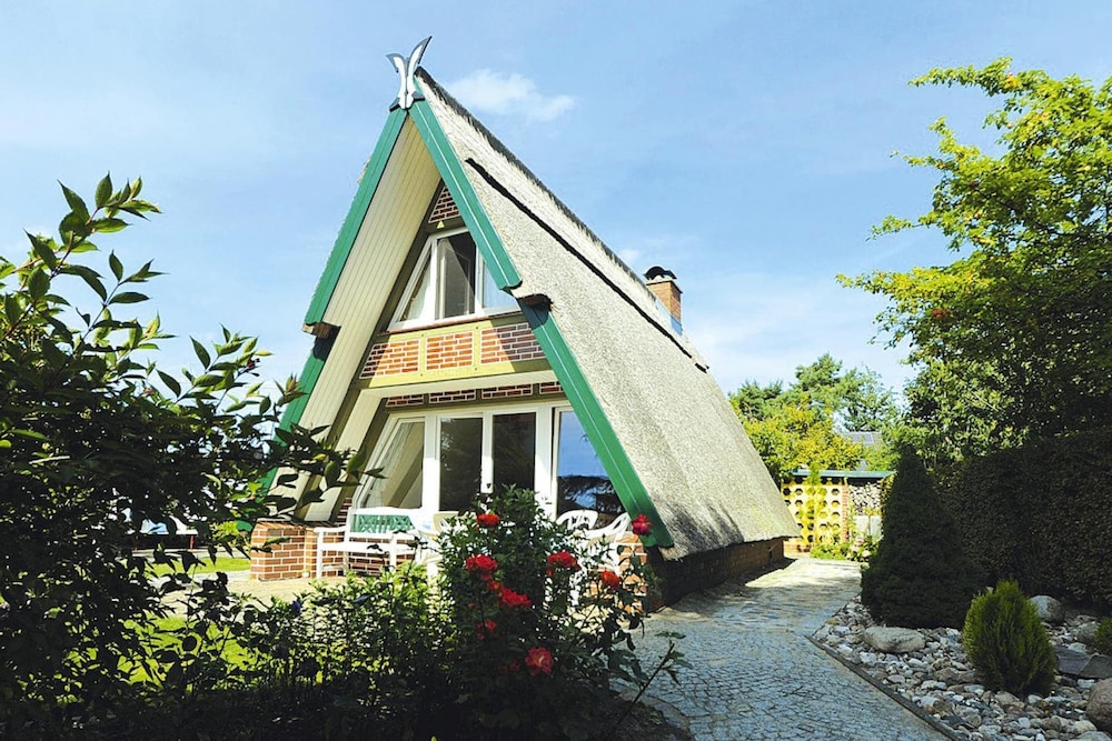 Thatched Holiday Home in in Freest With Fireplace Stove