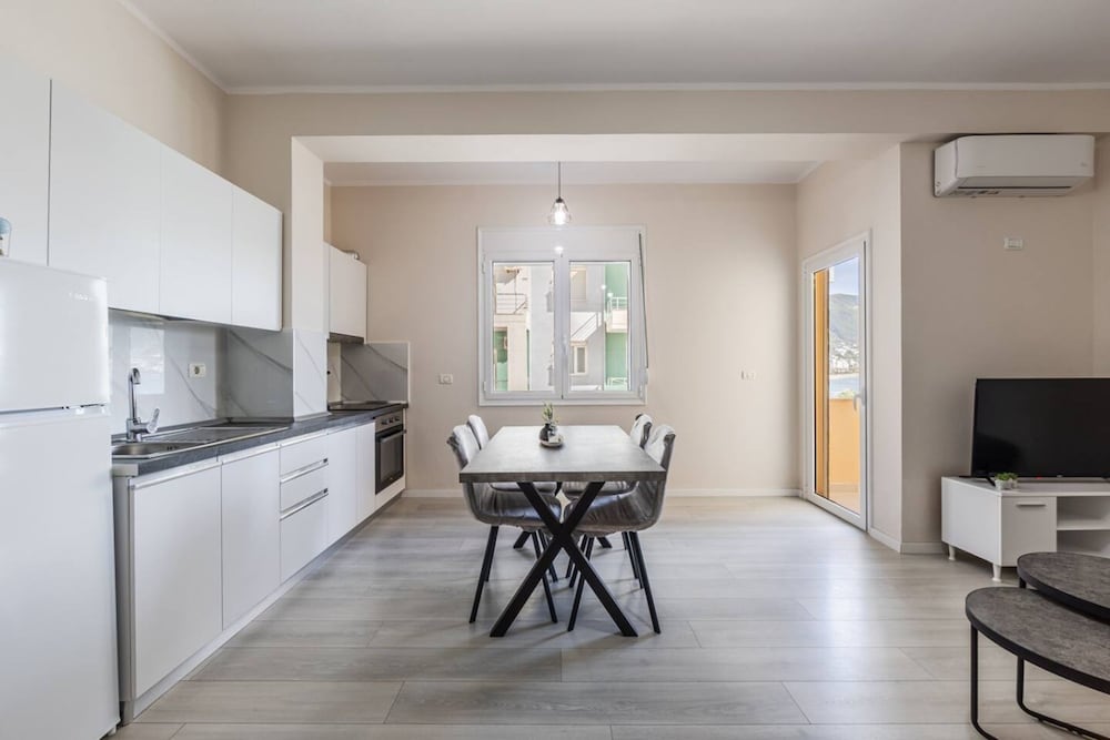 Sun Sea 1BR Apartment