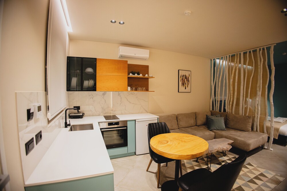 Lej & Laj Residence