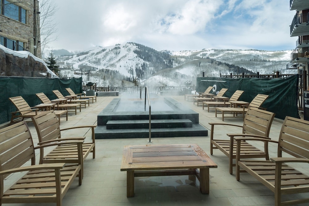 One Empire Pass Lodge at Deer Valley Resort - Four Bedroom Residence #401 4 Condo