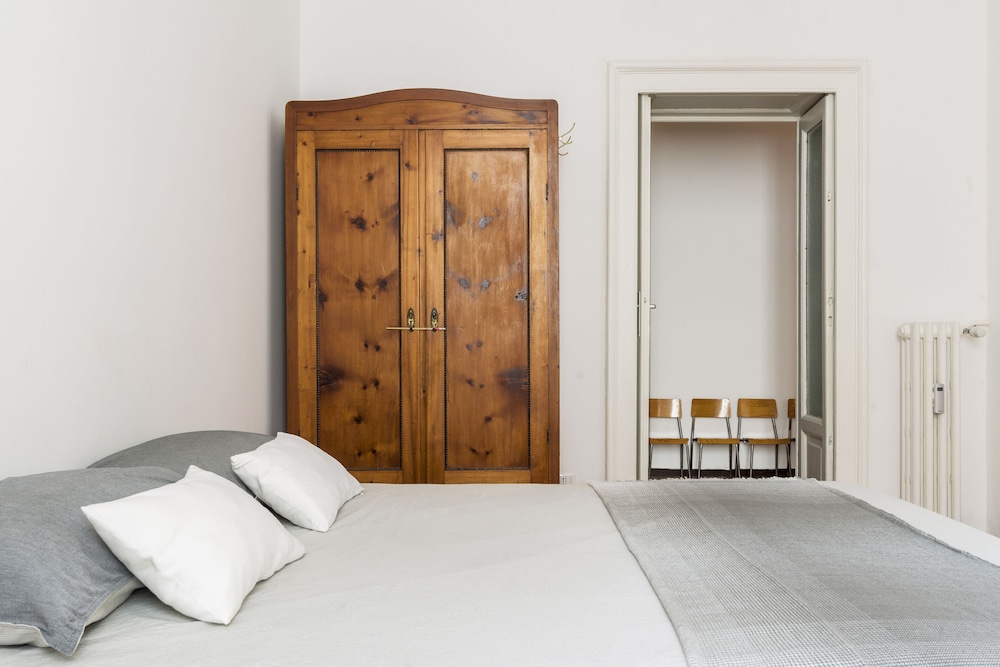Macchi Master Guest apartment
