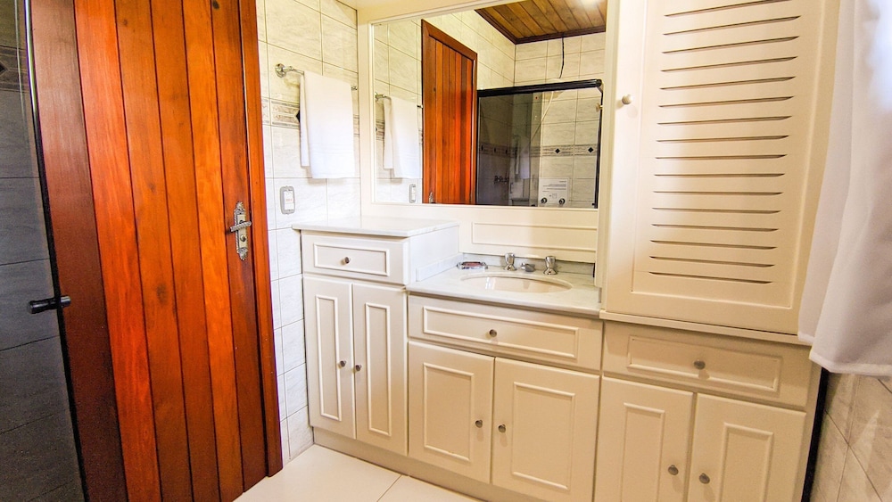 LOCAR-IN GRAMADO- Duplex Lago Negro view 5