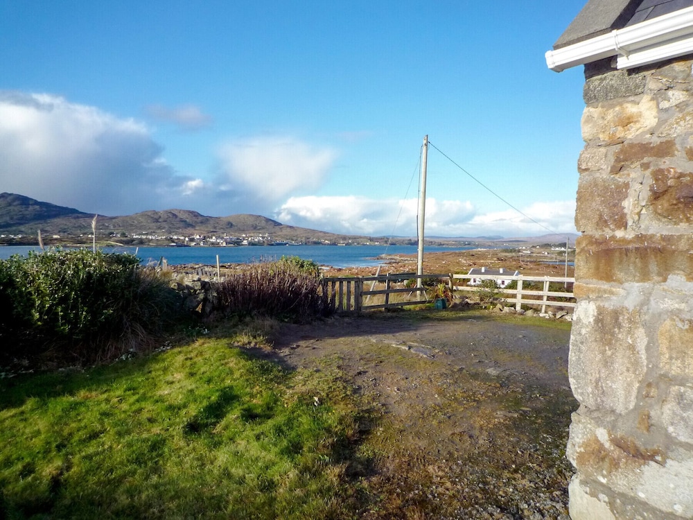 Bridies Holiday Cottage Roundstone