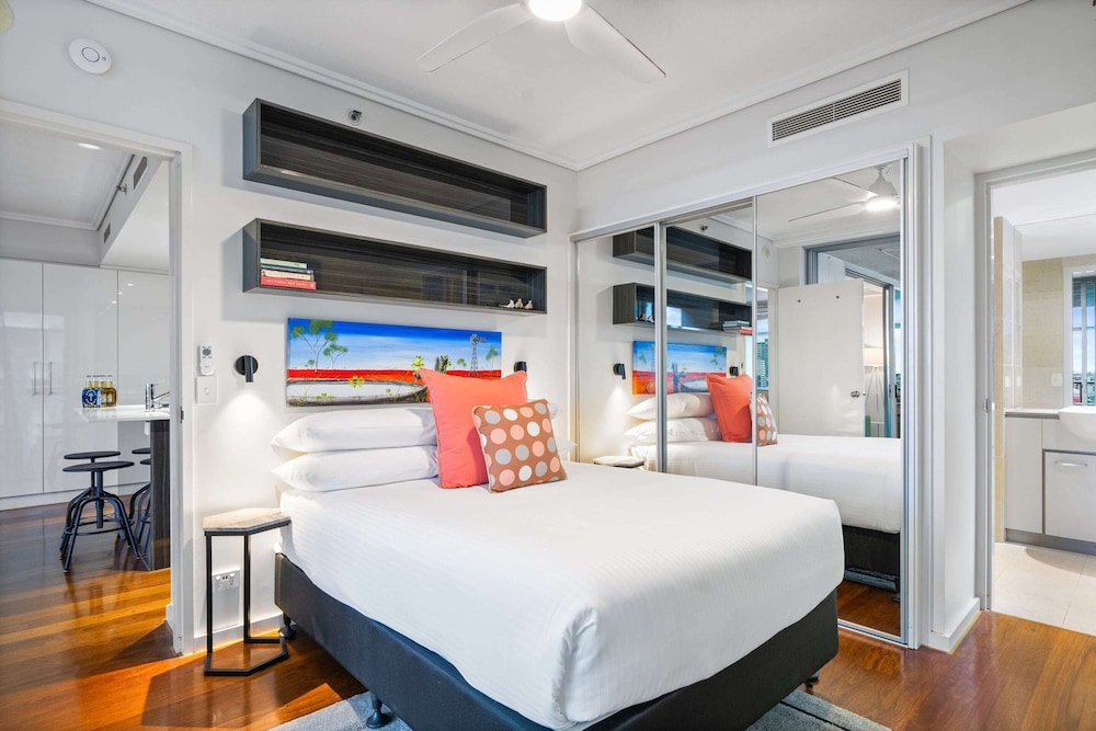 2-bed Brisbane City Pad With Pool & Gym