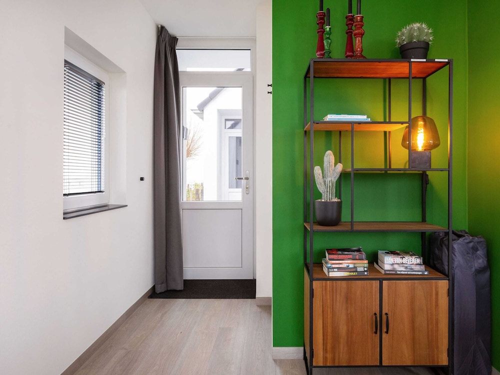 Apartment Near Sneekermeer With Marina Access