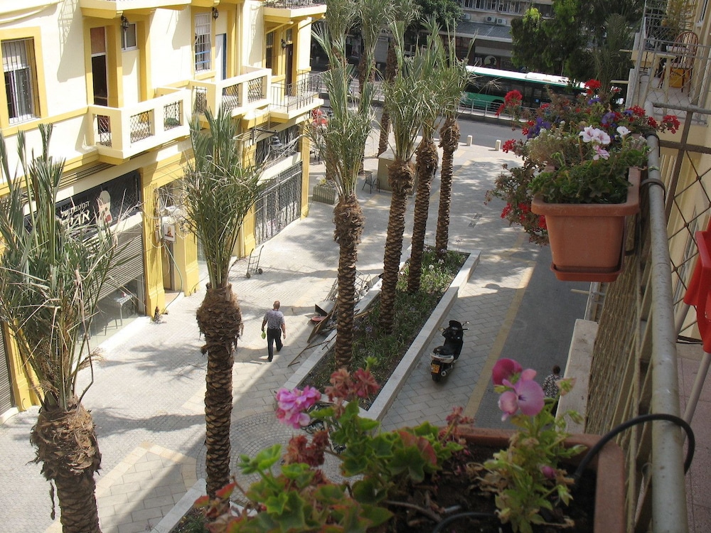 1926 Designed Apartments Hotel