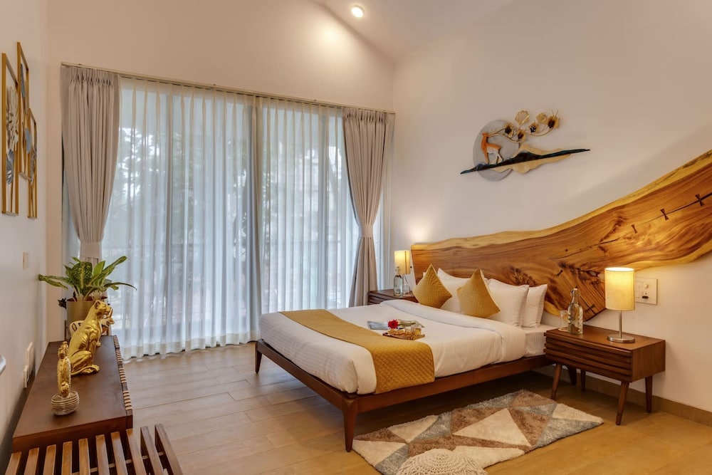 Casa Maxima - 4BR w Private Pool 1km to the Beach