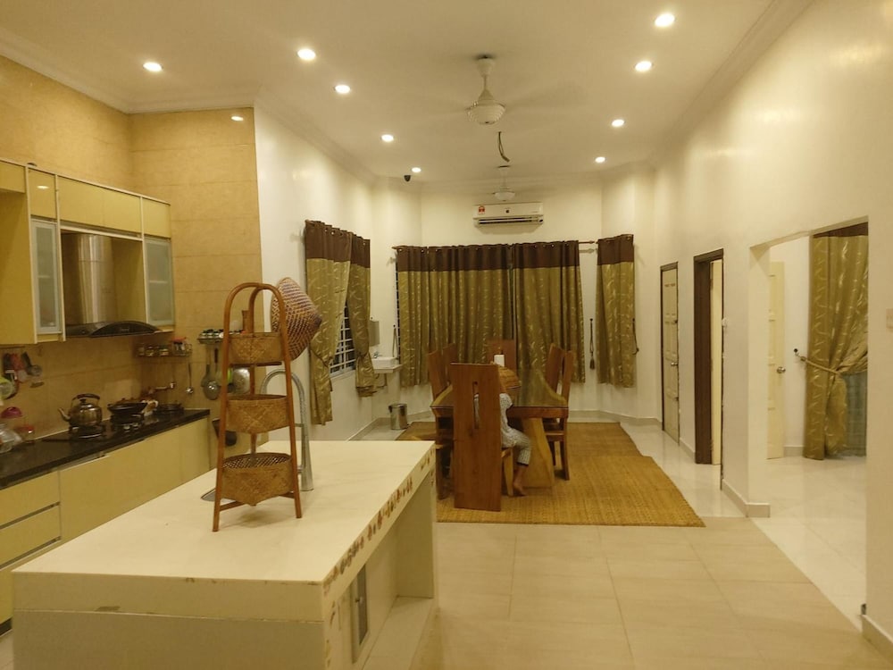 Villa Solihin