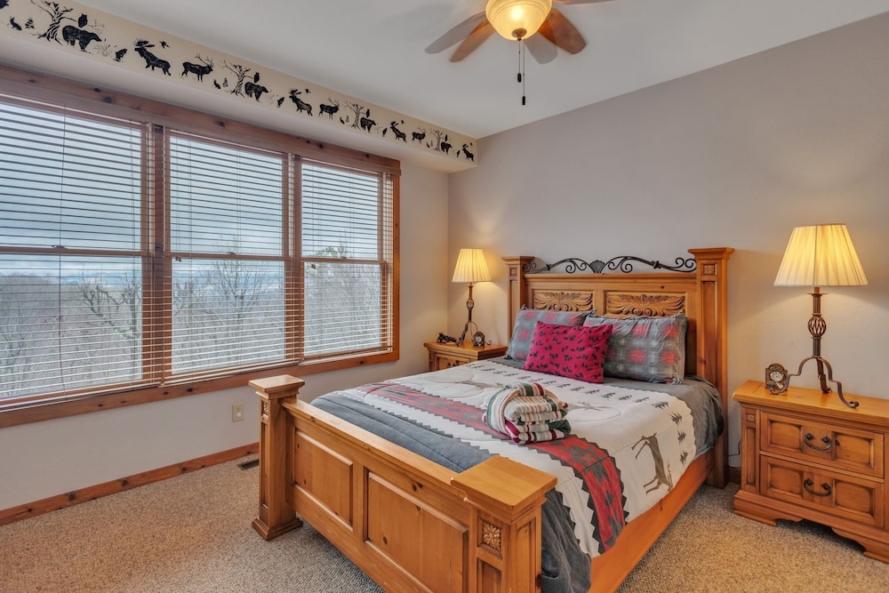 Great Views-comfortable Condo In Mountain Air 3 Bedroom Condo by Sunscape Property Management view 4