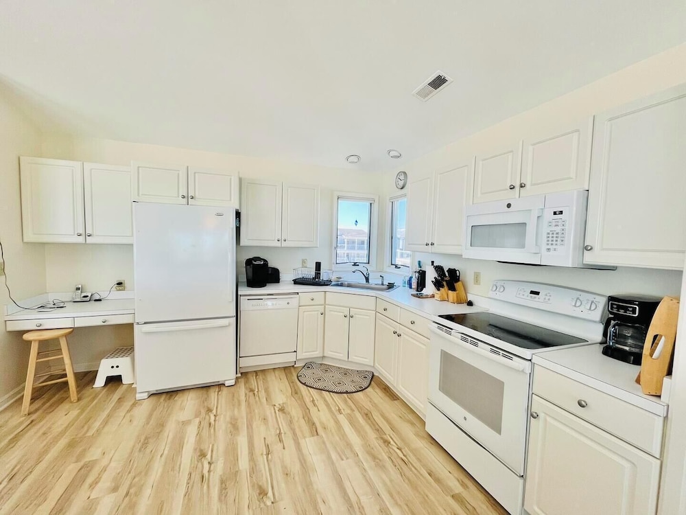 Collins Avenue 4