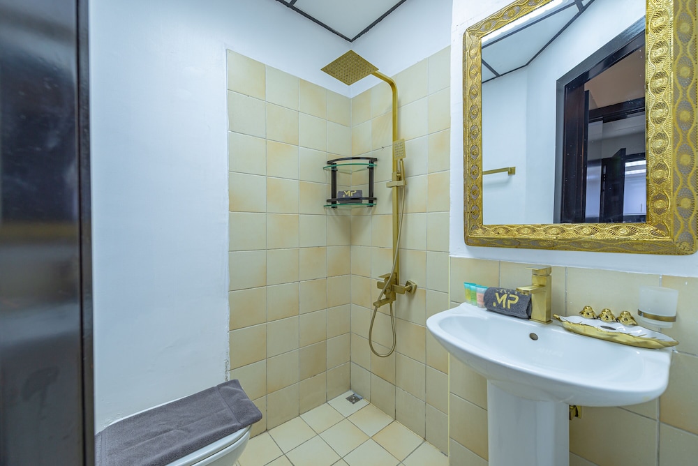 Marco Polo - Deluxe Waterfront Roomy Apt, Perfect for Groups