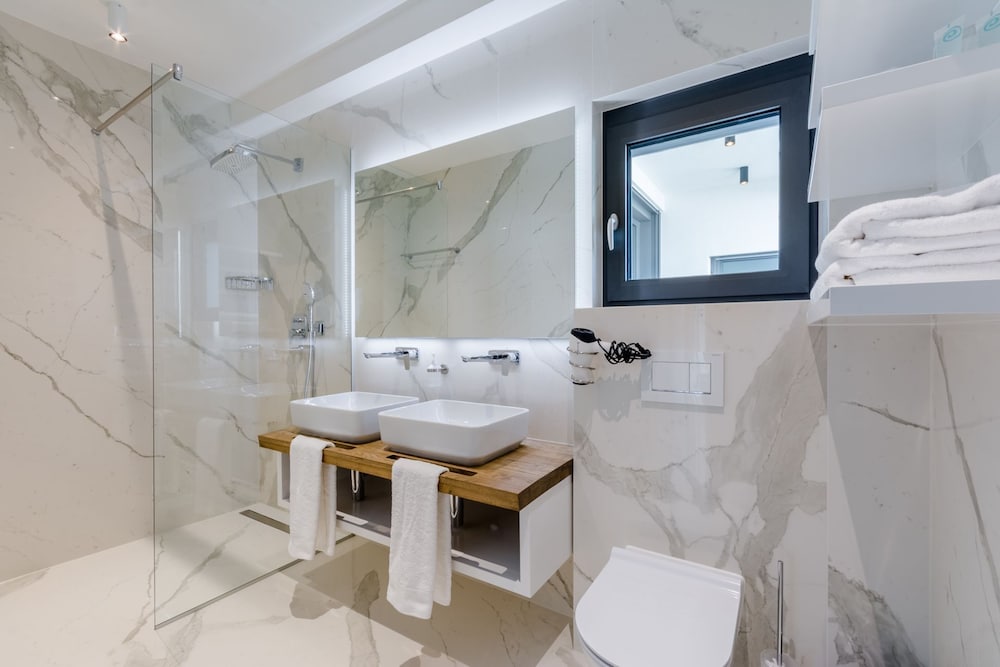 Luxury Villa Luna with Swimming Pool