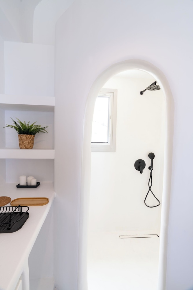 MAEVA Santorini Suites