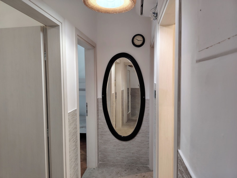 Olgas Luxury Apartment With 4 Bedrooms