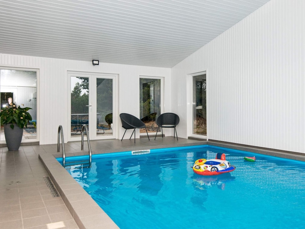 8 Person Holiday Home in Romo view 3