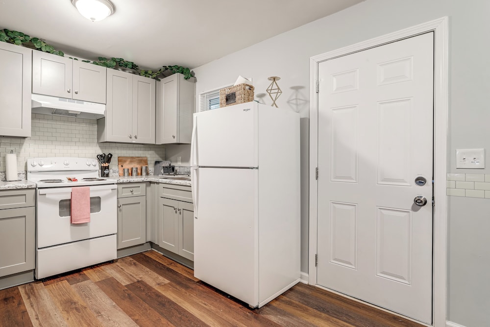 15 Mi to Dtwn Atlanta: Home w/ In-unit Laundry
