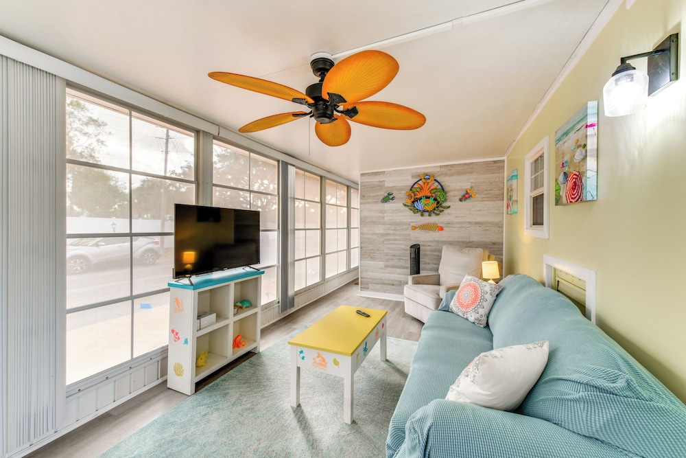Sarasota Home w/ Full Resort Amenity Access!