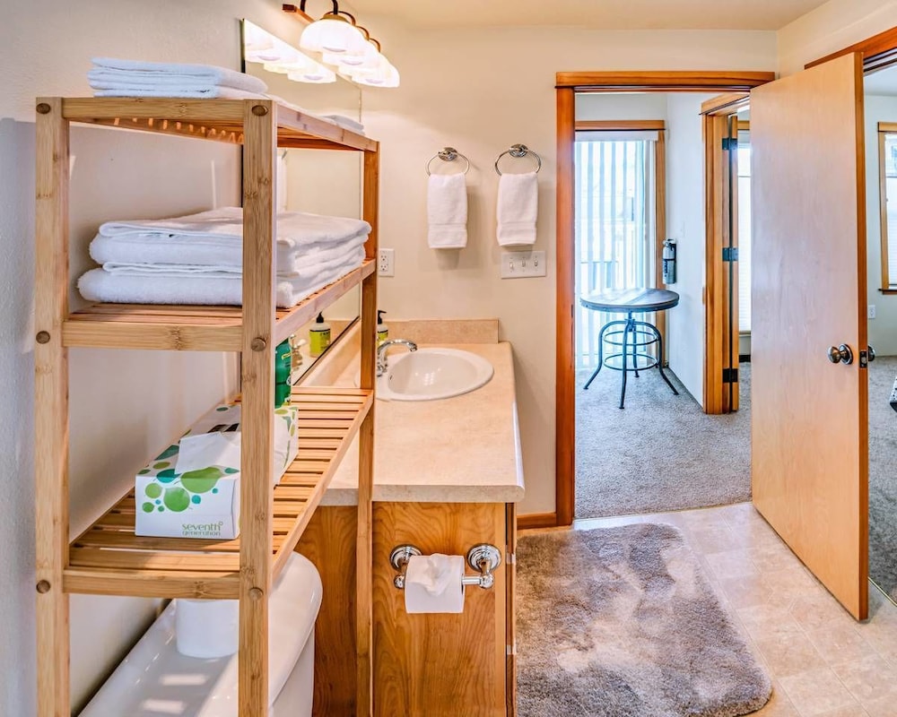 Ashland Vacations - The Pioneer Craftsman House - Closest to Osf - Property Image 1