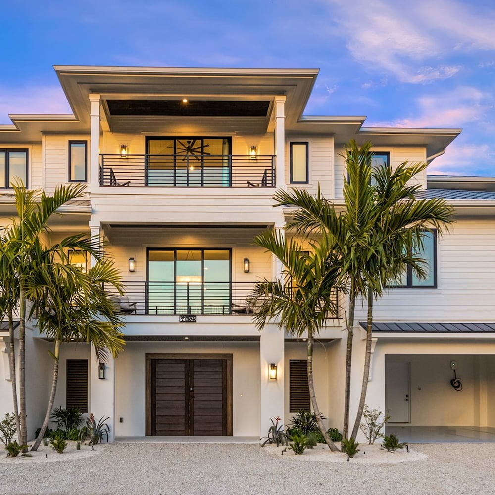 Shaker of Salt in Siesta Key view 3