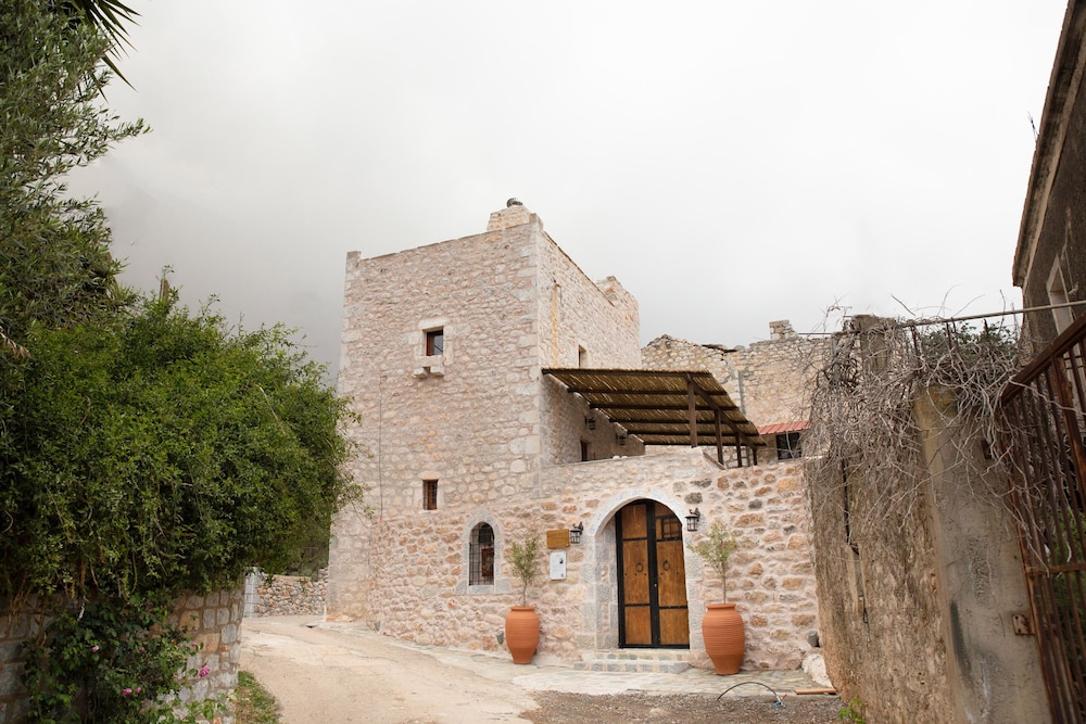 Dandy Villas Tower-Built in 17th century