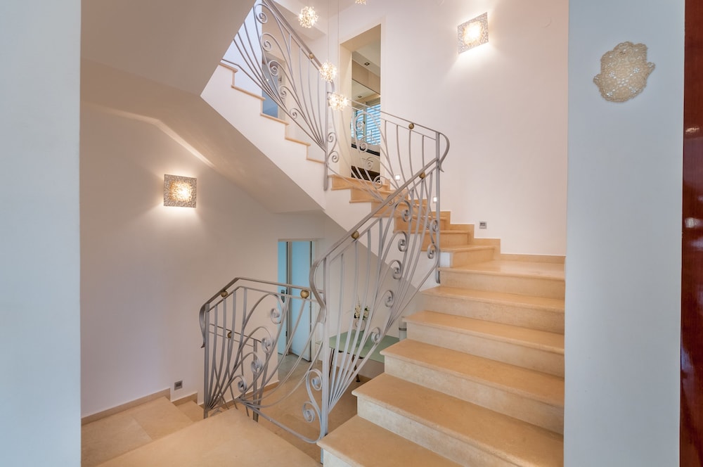 Luxurious Villa with great location, photo 30