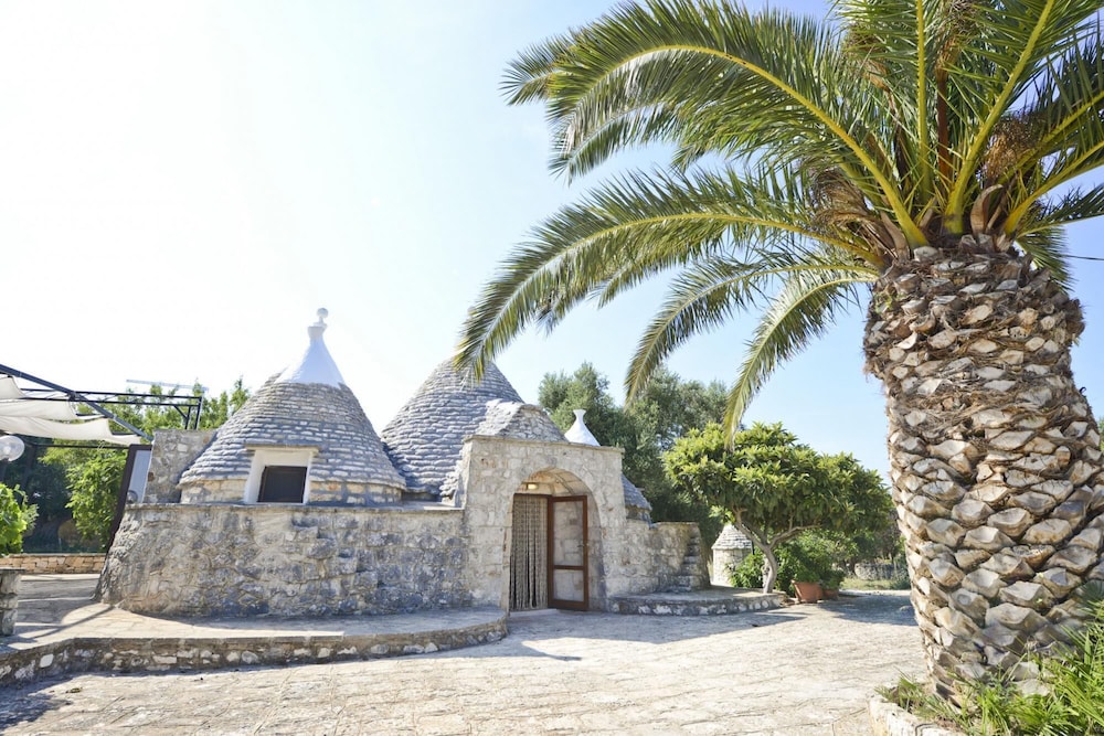 I Trulli del Ciliegio With Garden photo 1