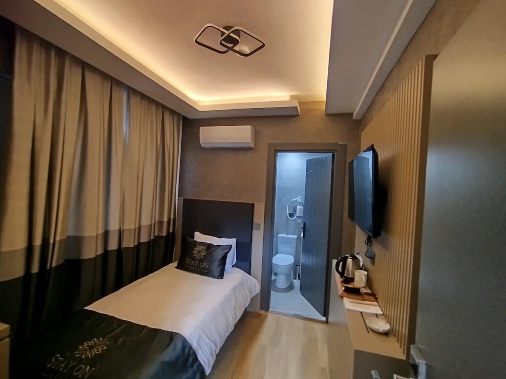 STAY ON HOTEL