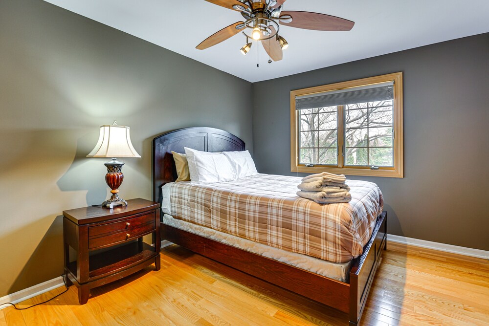 Detroit Vacations - Sterling Heights Getaway w/ Fire Pit! - Property Image 2